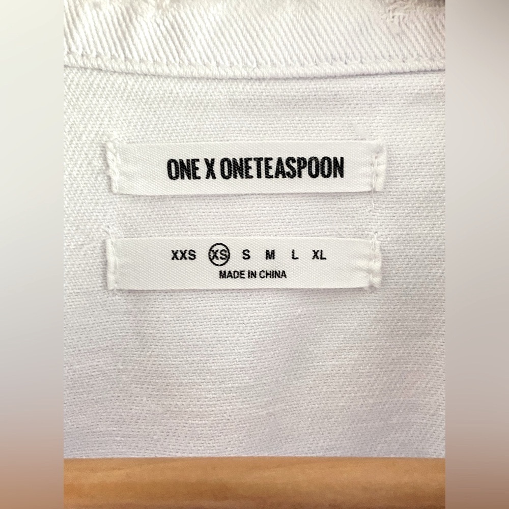 Women’s Oneteaspoon OVERSIZED Distressed White Denim Jacket size XS (fits S-M-L) - Picture 5 of 16